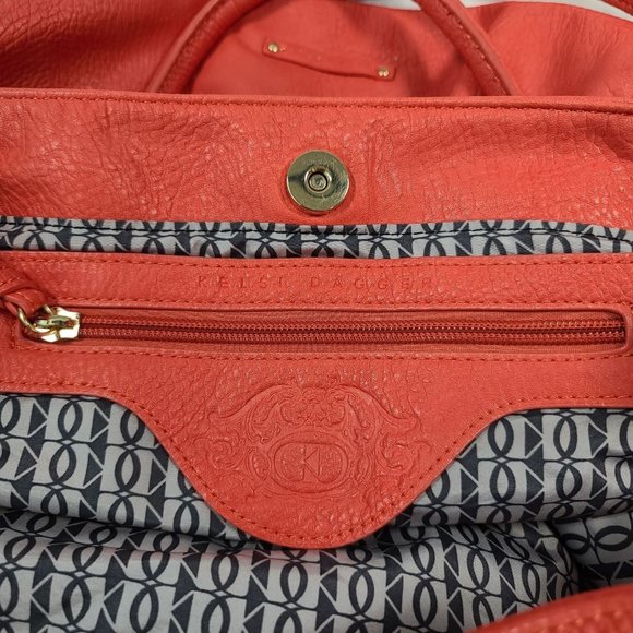 ‼️ NAME YOUR PRICE /// DONATING THU 5/11 ‼️ Vegan Leather Kelsi Dagger Bag - Picture 7 of 10